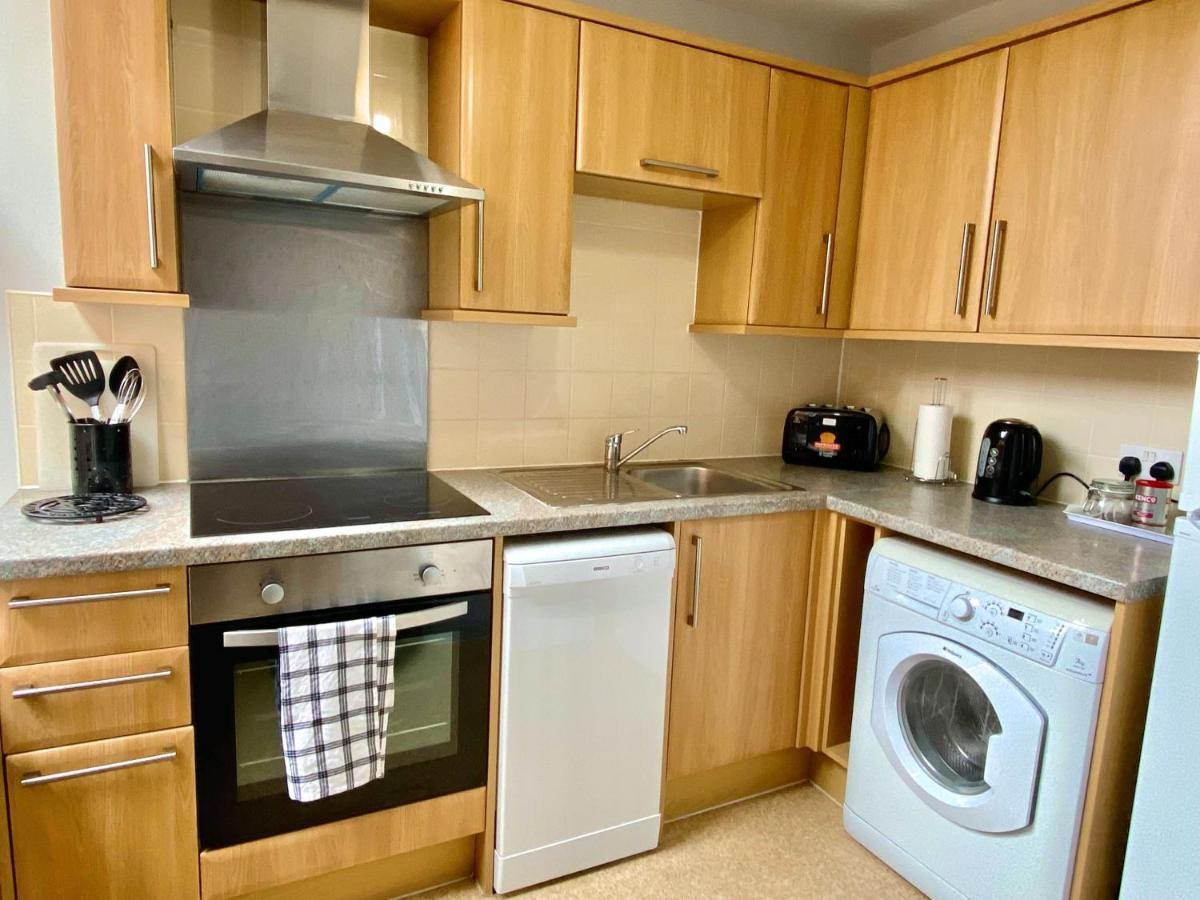 Beautiful Apartment - 5 Minute Walk To The Best Beach! - Great Location - Parking - Fast Wifi - Smart Tv - Newly Decorated - Sleeps Up To 4! Close To Bournemouth & Poole Town Centre Exterior foto